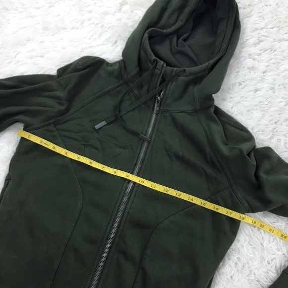 Lululemon Huddle & Hustle Hoodie Camo Green - Picture 5 of 8